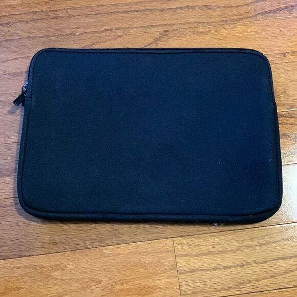 Americana padded laptop case.  Very thick & nice. - Picture 2 of 6